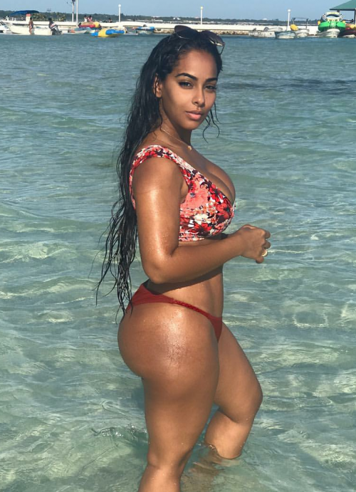 sexy beach body girl pawg ortsao9HT71w9lgc5o2 1280