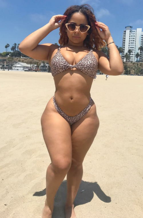 sexy beach body girl pawg osboczhZda1w9lgc5o2 1280