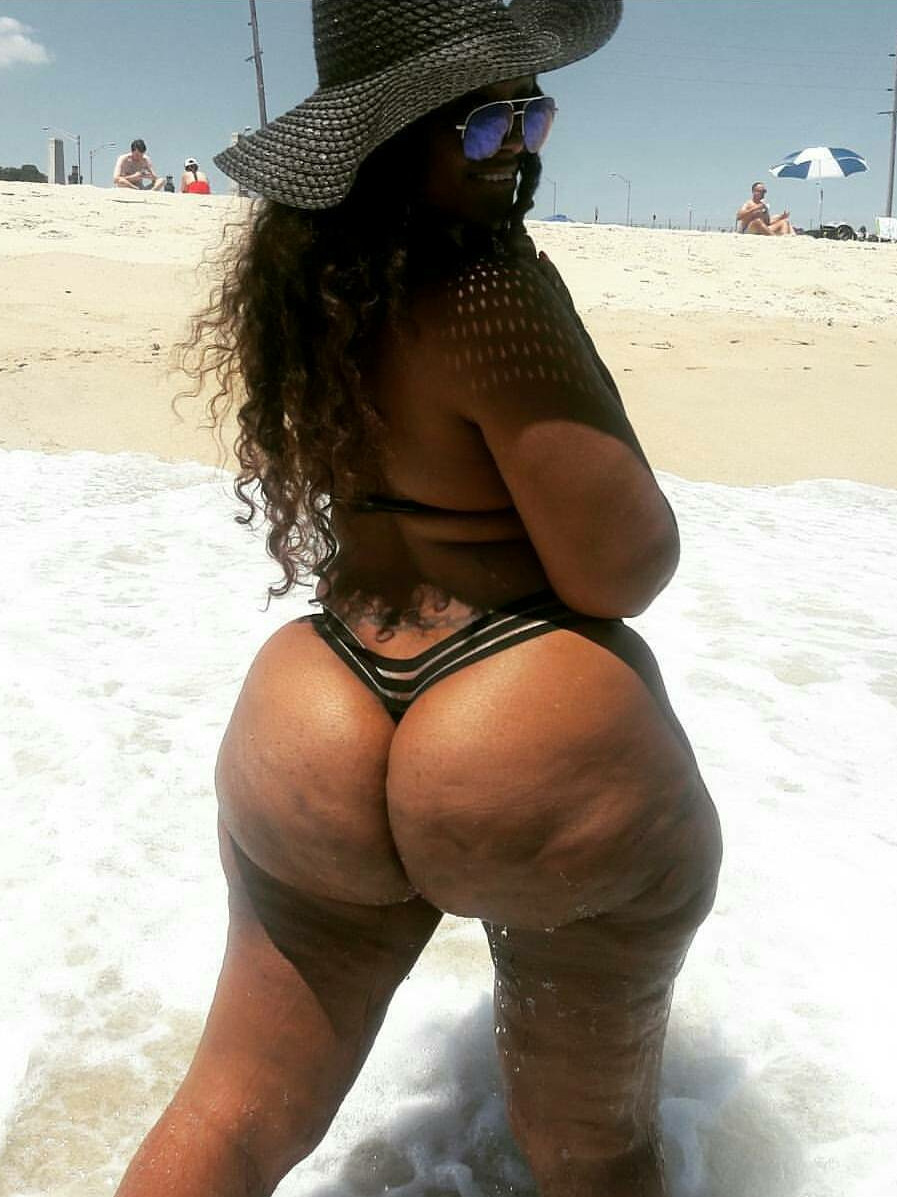 sexy beach body girl pawg osvpz8EHJr1w9lgc5o1 1280 