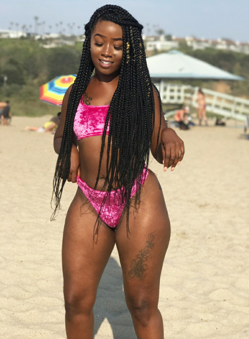 sexy beach body girl pawg otfaraTftS1w9lgc5o2 1280