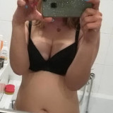 amateur-housewife-from-poland-joannaderus-masturbating-more-600