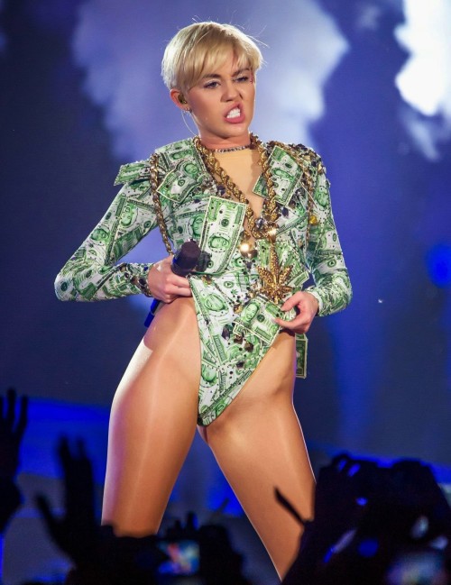 Miley Cyrus (178)