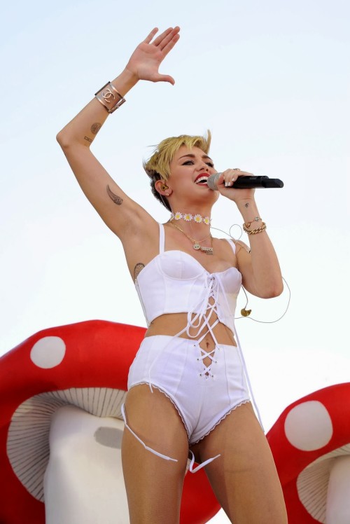 Miley-Cyrus-48.jpg